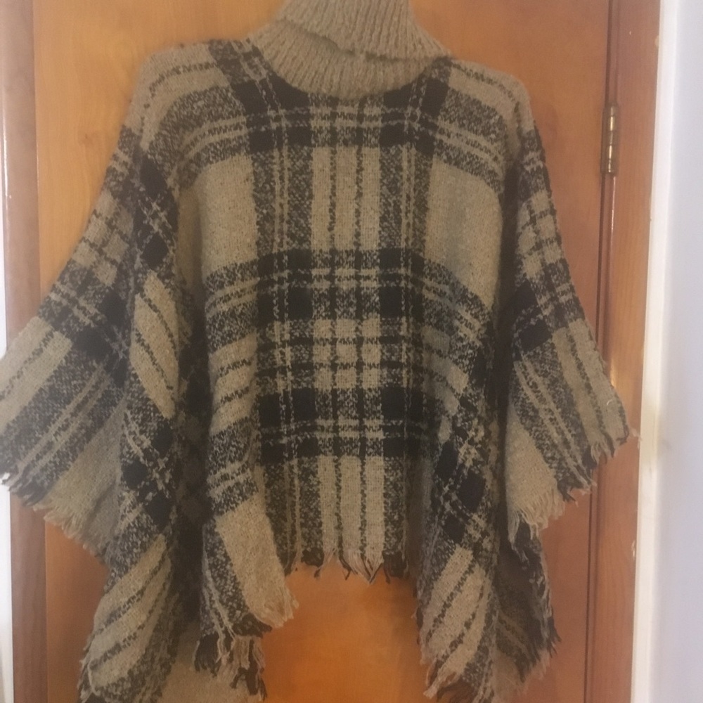 NWOTš„Heavyweight Mocha Stripe Plaid Turtleneck Poncho - Picture 1 of 3